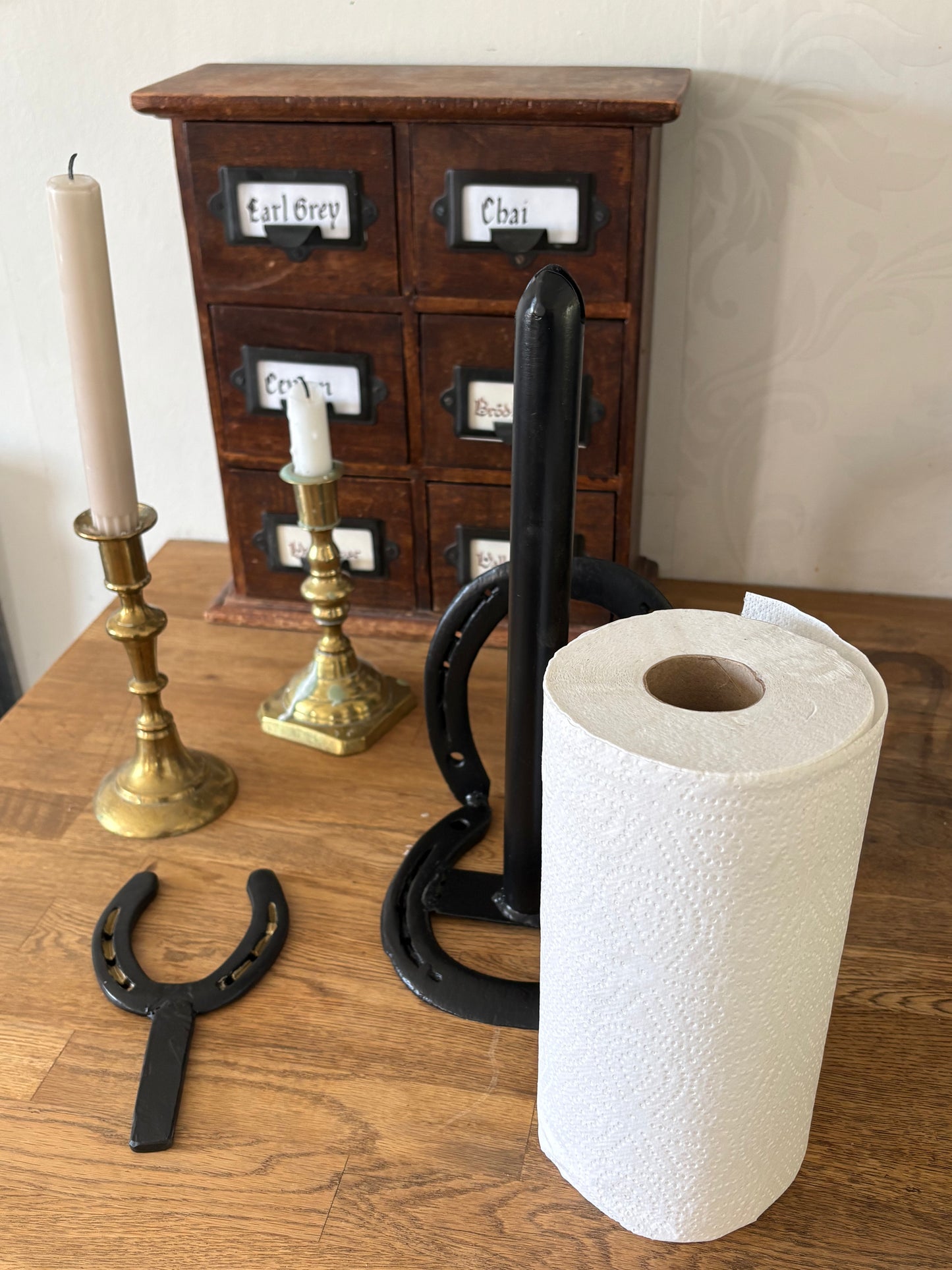 Hållare för hushållspapper