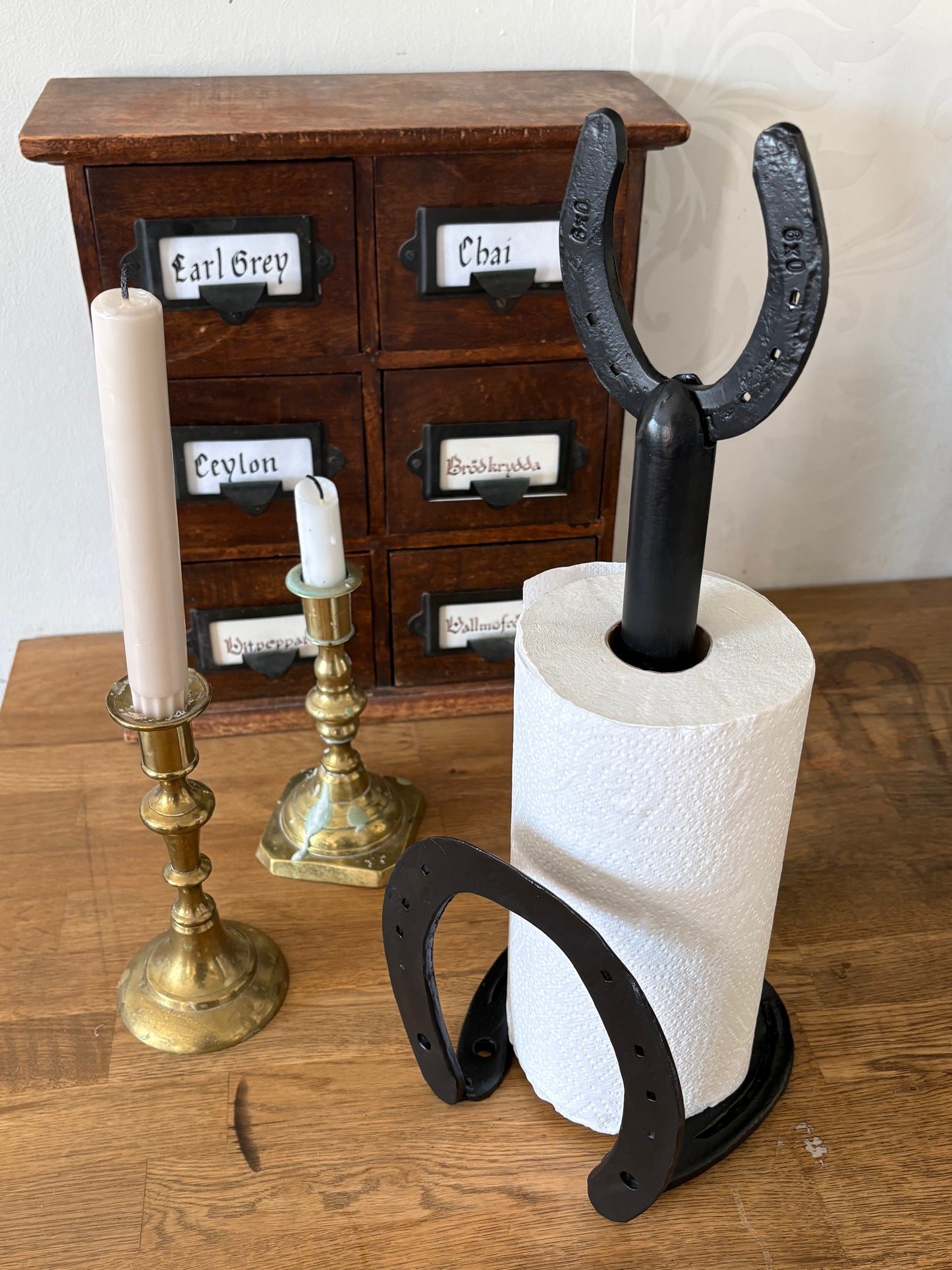 Hållare för hushållspapper