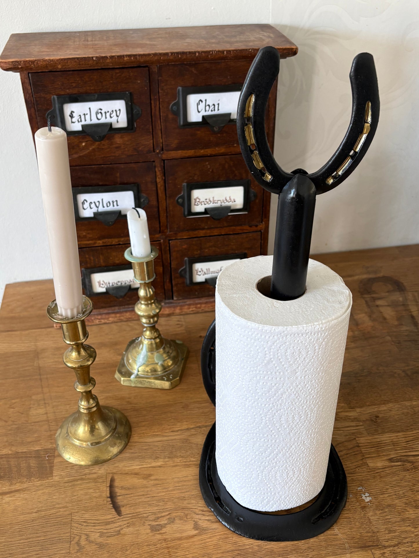 Hållare för hushållspapper