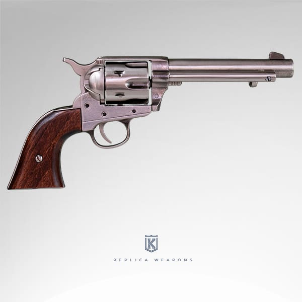 REPLICA PEACEMAKER COLT .45 5.5″ 1873 Polerad nickel med trägrepp
