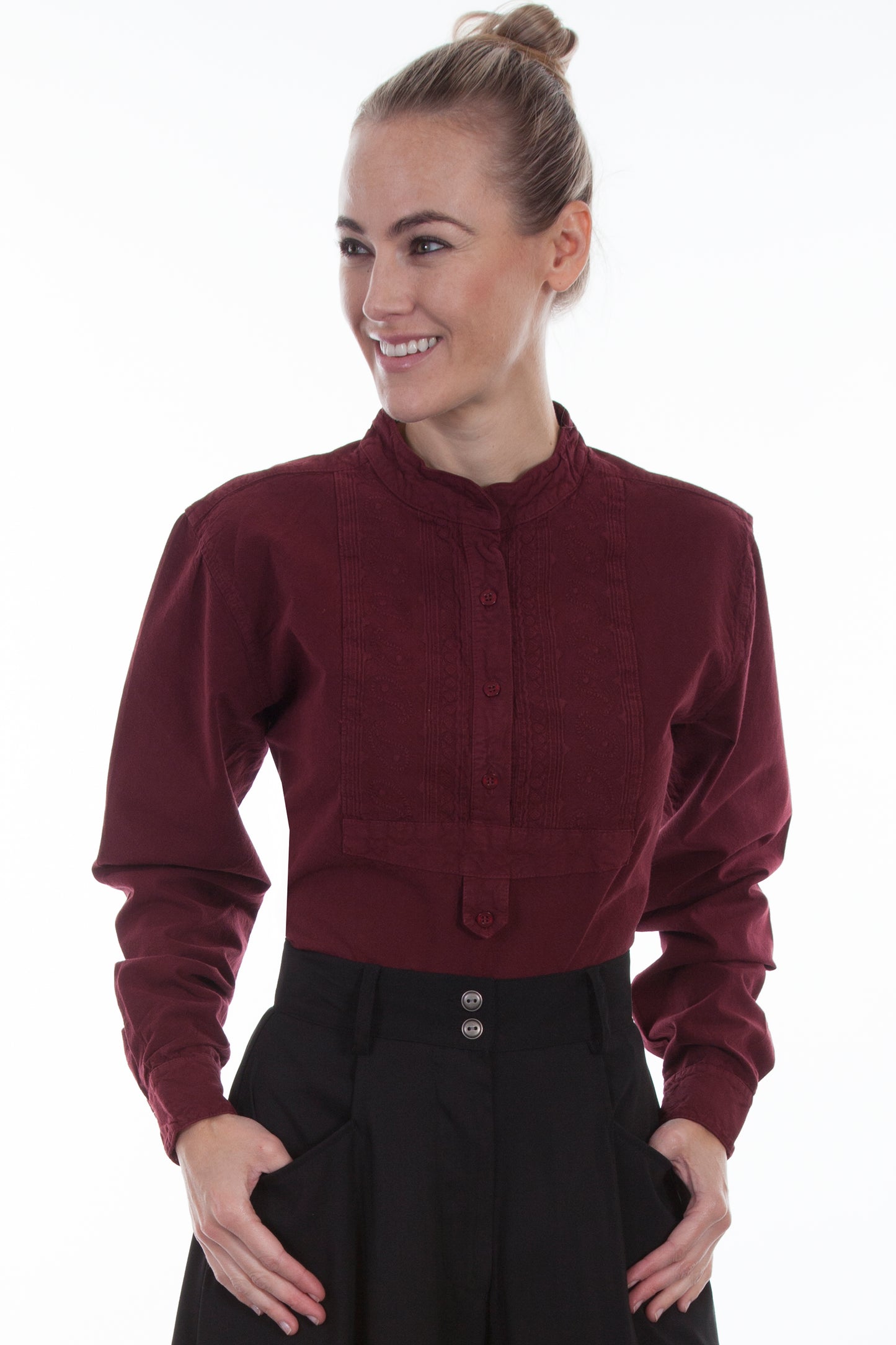Vinröd Paisley Blus i Bib stil